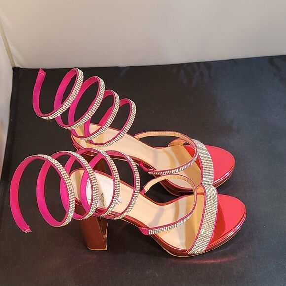 BRAND NEW WILD DIVA LOUNGS RHINESTONES EMBELLISHMENTS SANDAL - Picture 8 of 15